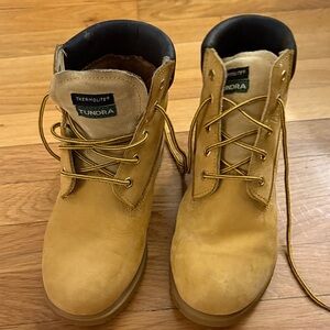 Tundra Men's Light Brown Lace-Up Boots